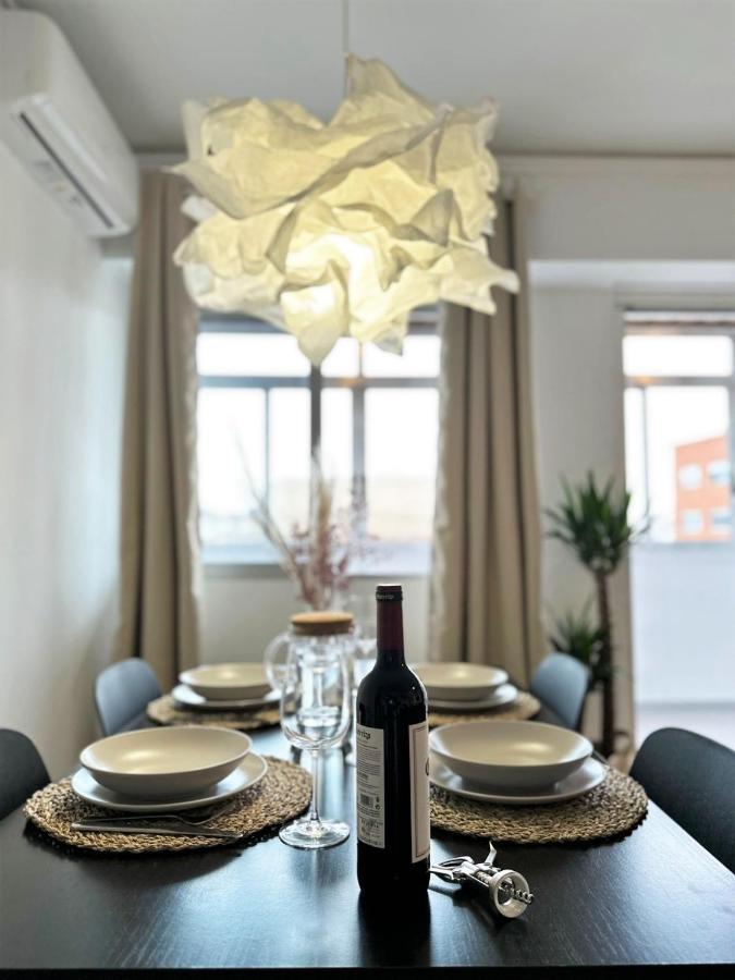 Your Sunny & Spacious Portview Home Valencia Luaran gambar